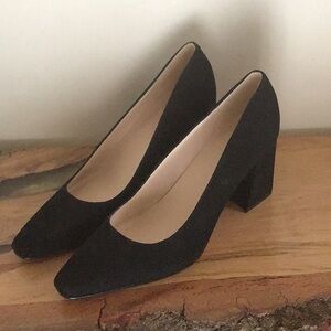 Elegant Black Women's Pumps